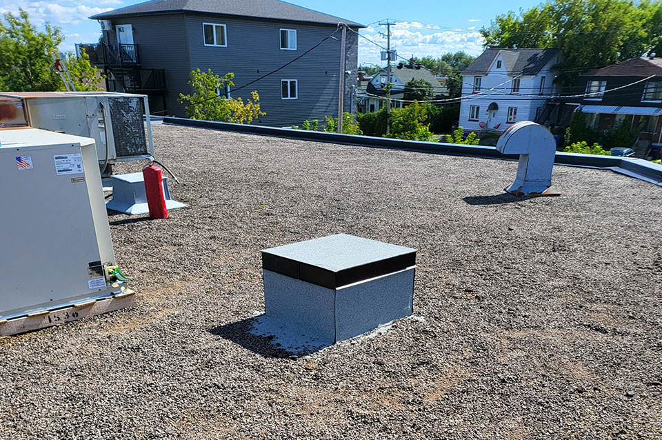 Installation d'une boite de toit pour les unité CVC